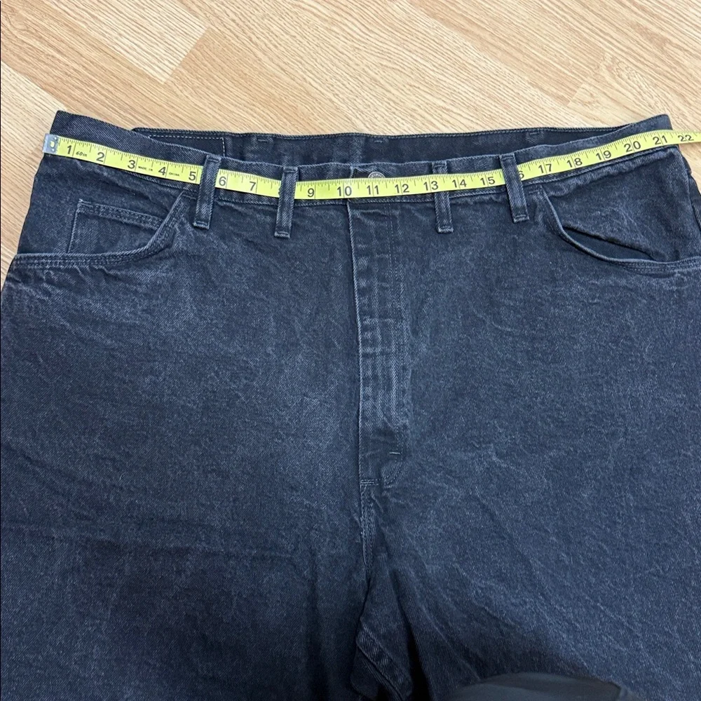 Wrangler Men’s 44 Black Denim Jean Shorts Relaxed Fit Cotton Y2K